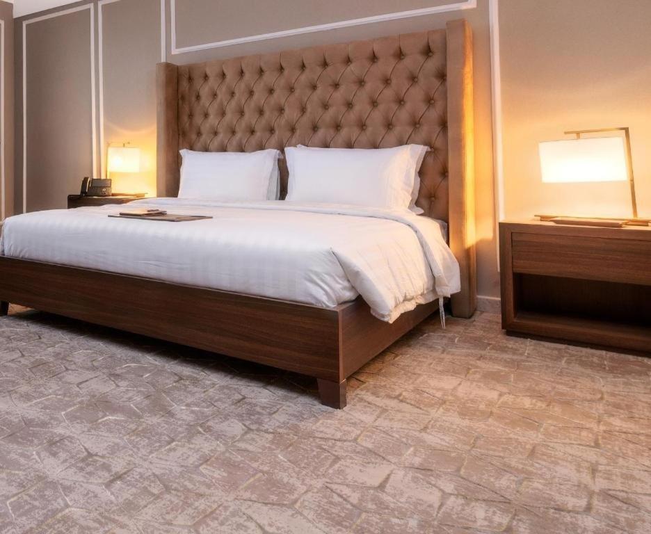 Suknai Royal Hotel Хаил Екстериор снимка