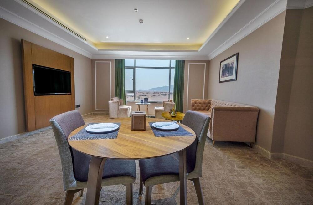 Suknai Royal Hotel Хаил Екстериор снимка