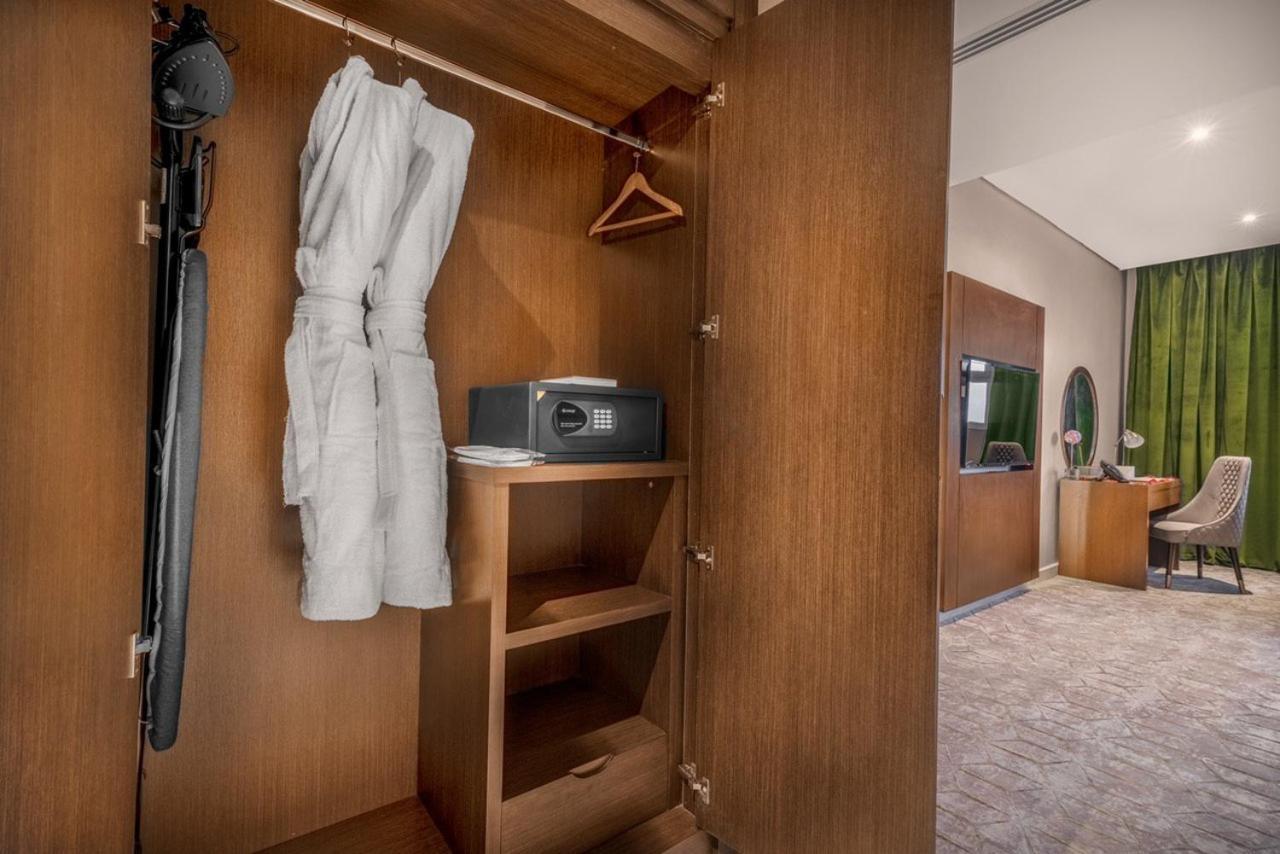Suknai Royal Hotel Хаил Екстериор снимка