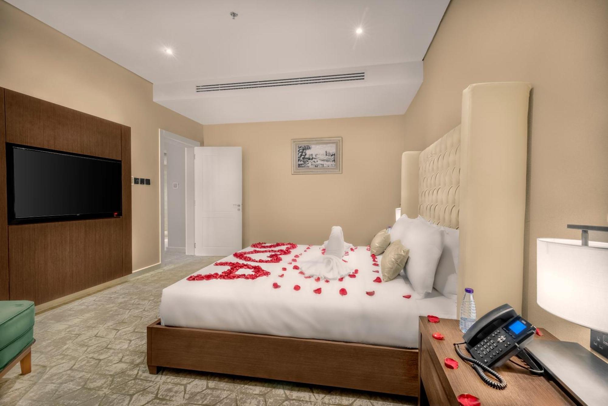 Suknai Royal Hotel Хаил Екстериор снимка