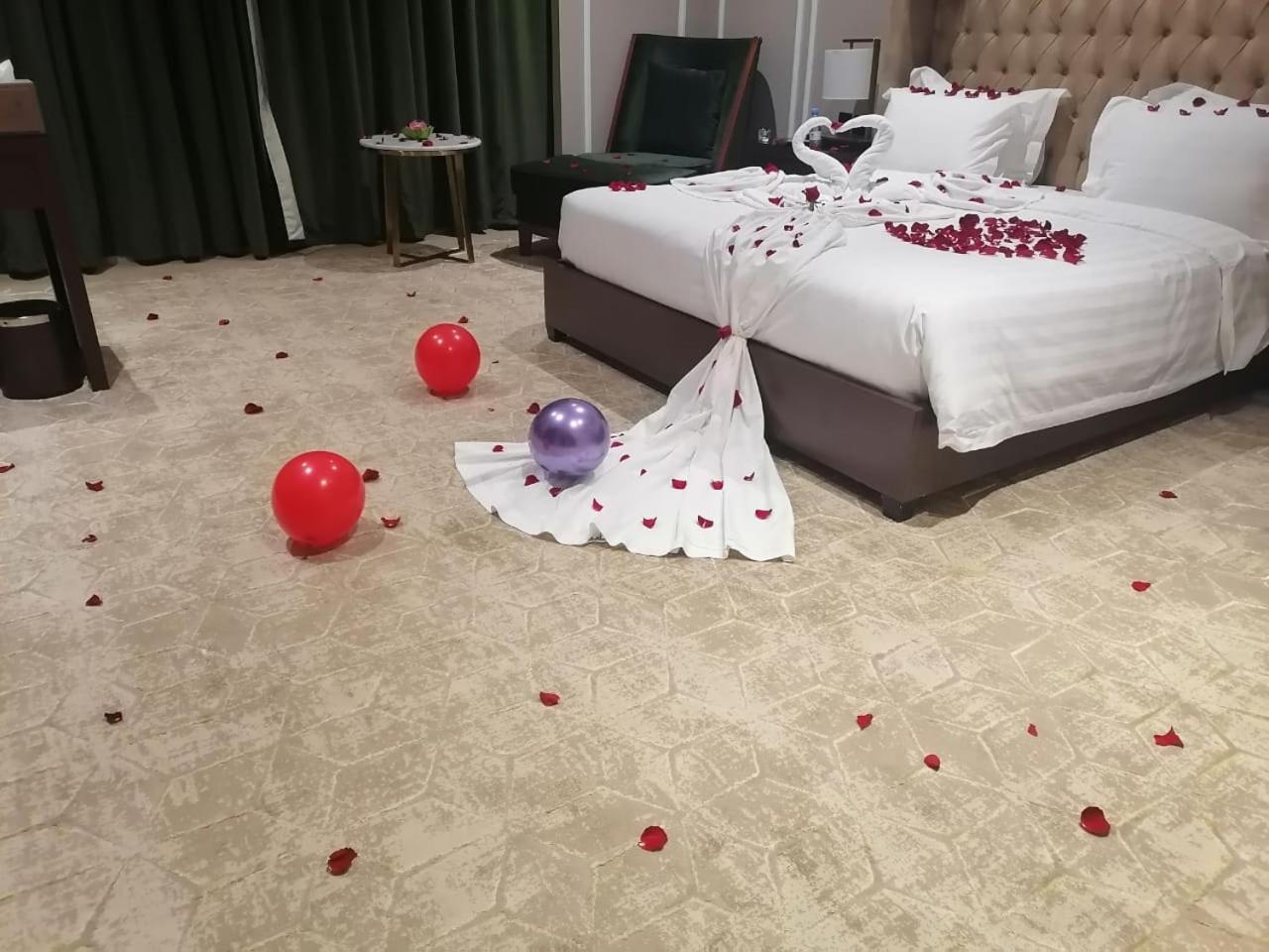 Suknai Royal Hotel Хаил Екстериор снимка
