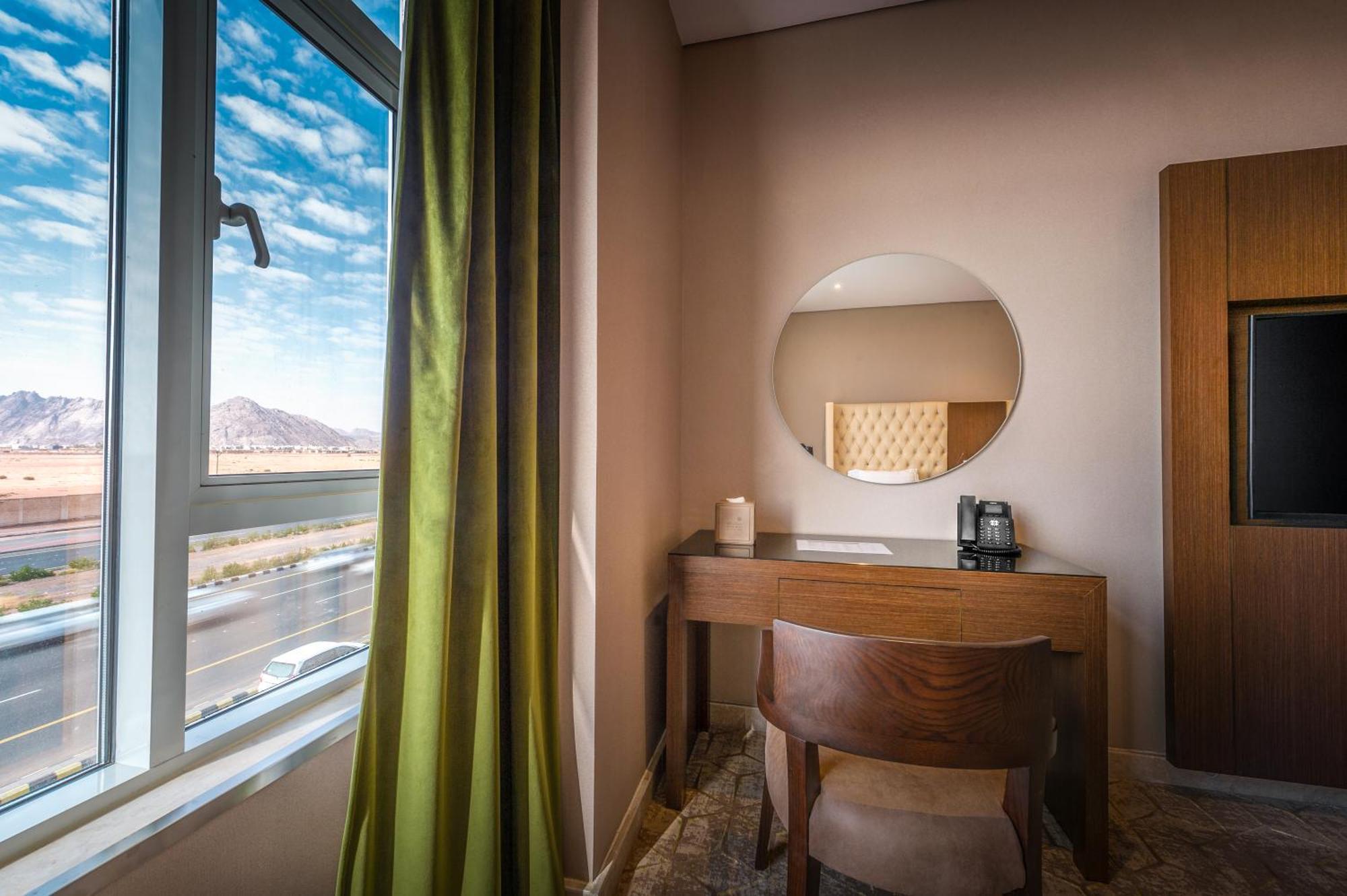 Suknai Royal Hotel Хаил Екстериор снимка