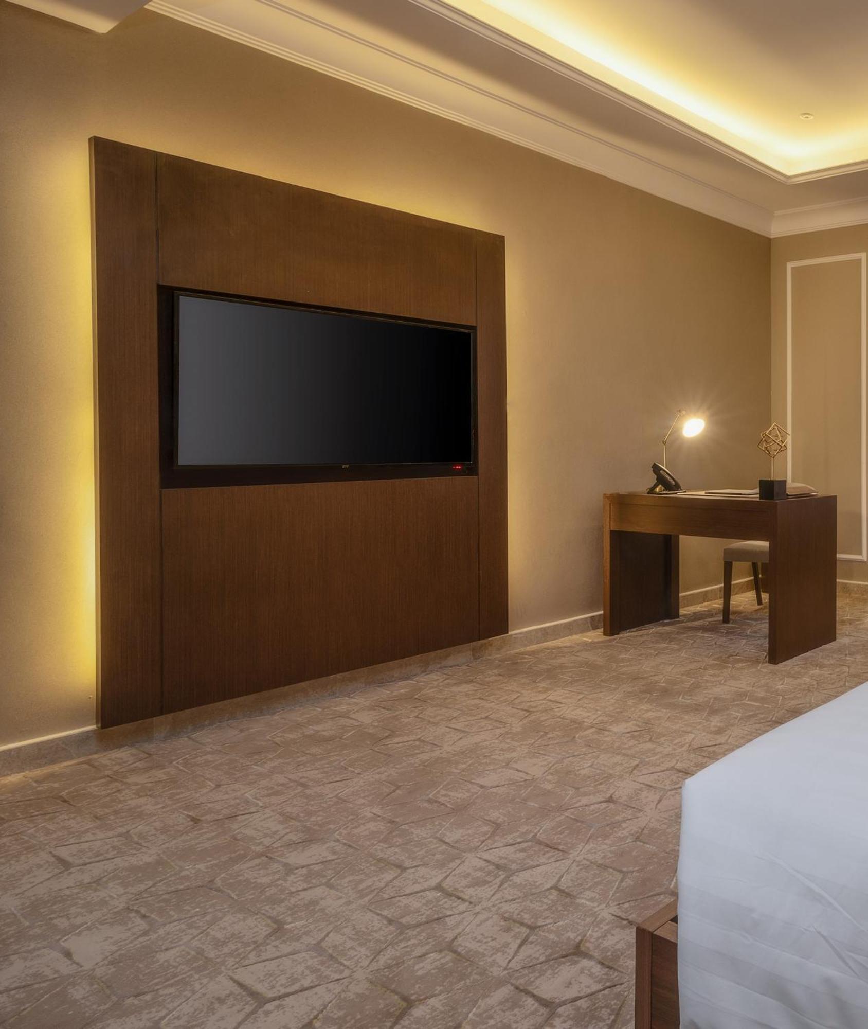 Suknai Royal Hotel Хаил Екстериор снимка