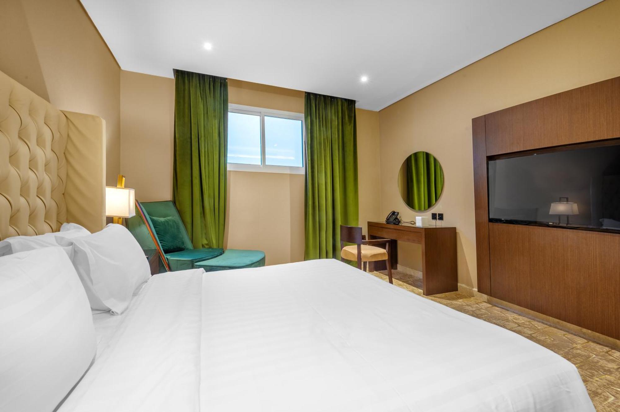 Suknai Royal Hotel Хаил Екстериор снимка